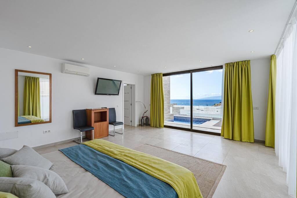 Villa Riviera De 4 Dormitorios Con Piscina. Costa Adeje  Eksteriør billede