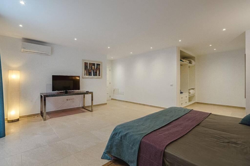 Villa Riviera De 4 Dormitorios Con Piscina. Costa Adeje  Eksteriør billede